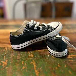 Black toddler converse